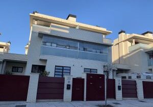 <a class="miboton" href="/valdespartera/">MÁS INFORMACIÓN</a>
