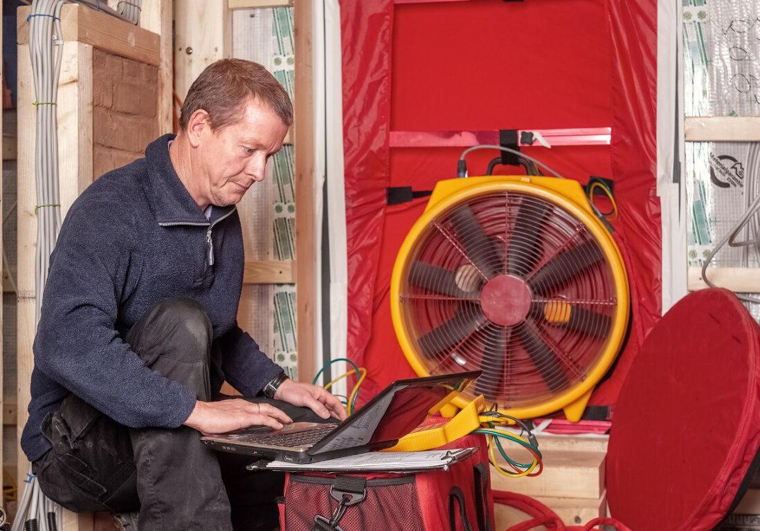 blower door test